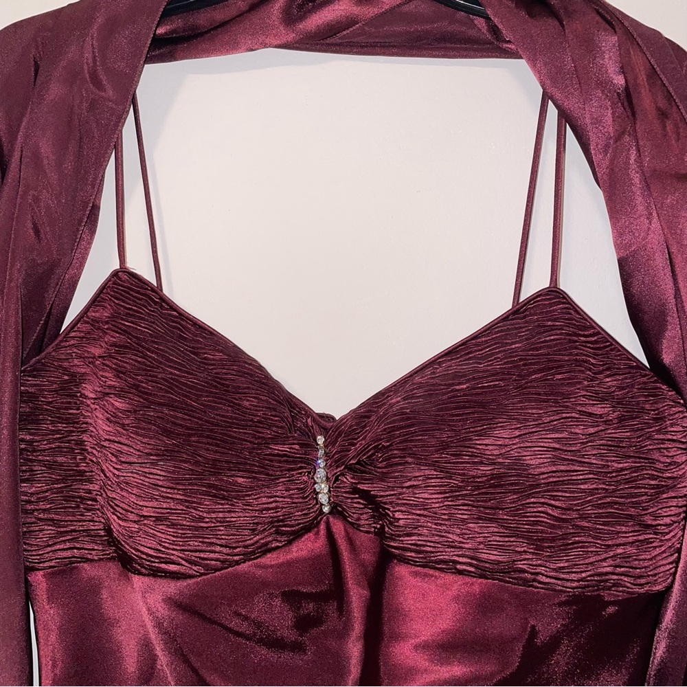 Patra Burgundy Spaghetti Strap Ruched Bust Sweetheart Neckline Gown Size 12 - Picture 3 of 5